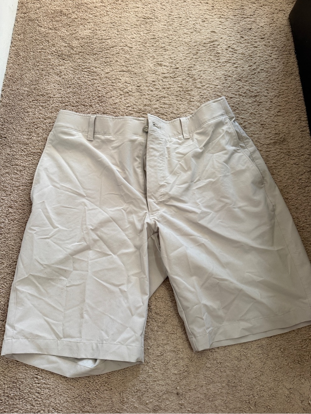 Callaway Men's Light Cream Flat Front Golf Shorts